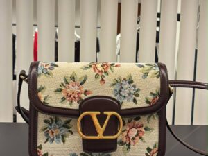 Сумка Valentino Garavani VLogo Valentino