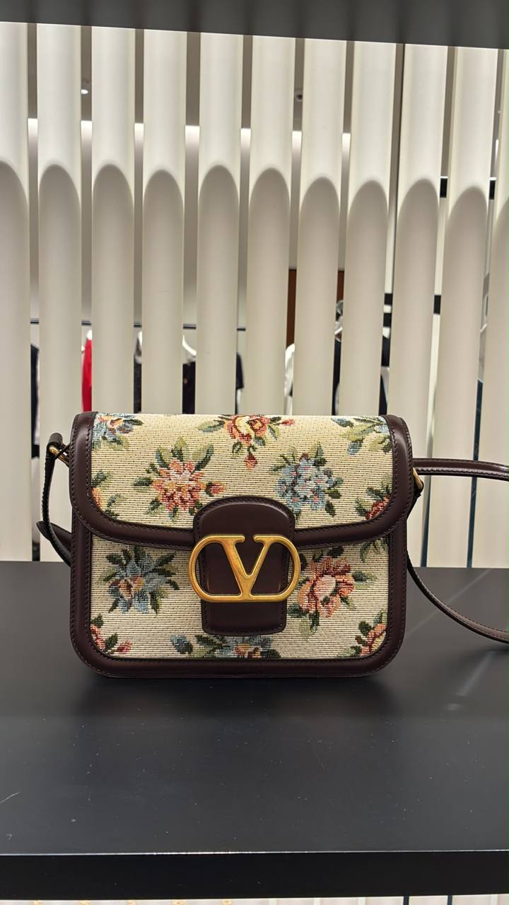 Сумка Valentino Garavani VLogo Valentino