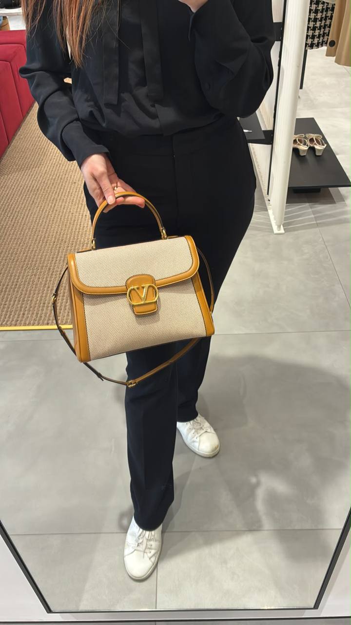 Сумка Valentino Garavani Valentino Outlet