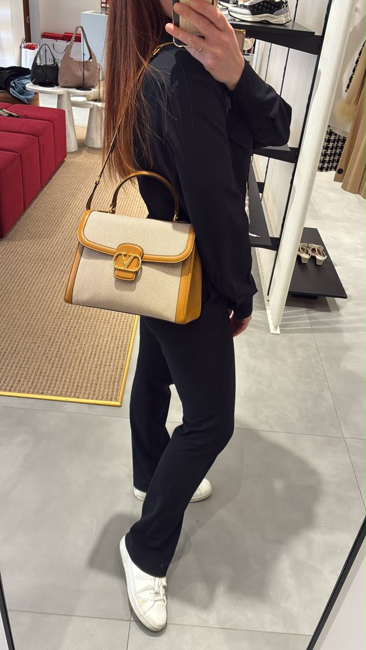 Сумка Valentino Garavani Valentino Outlet