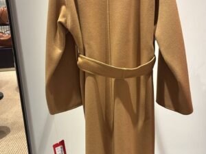 Пальто женское Valentino Valentino Outlet 2 3 — фото 1 Пальто женское Valentino Valentino Outlet 2 3
