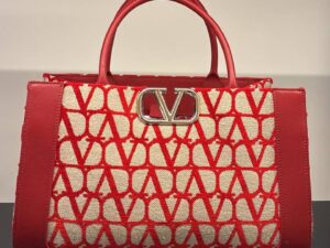 Сумка-тоут Valentino Garavani Valentino Outlet