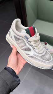 Кроссовки Gucci с глиттером
