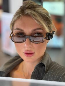 Солнцезащитные очки Miu Miu