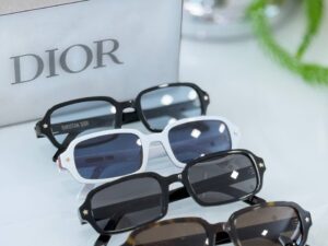 Солнцезащитные очки Dior — фото 1 Солнцезащитные очки Dior