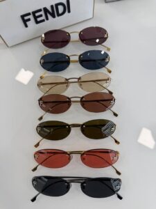Солнцезащитные очки Fendi