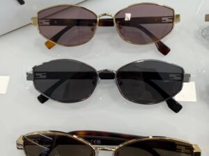 Солнцезащитные очки Fendi