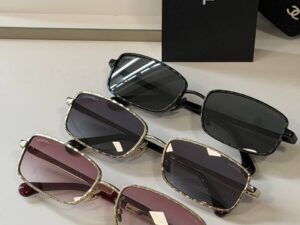 Солнцезащитные очки Chanel