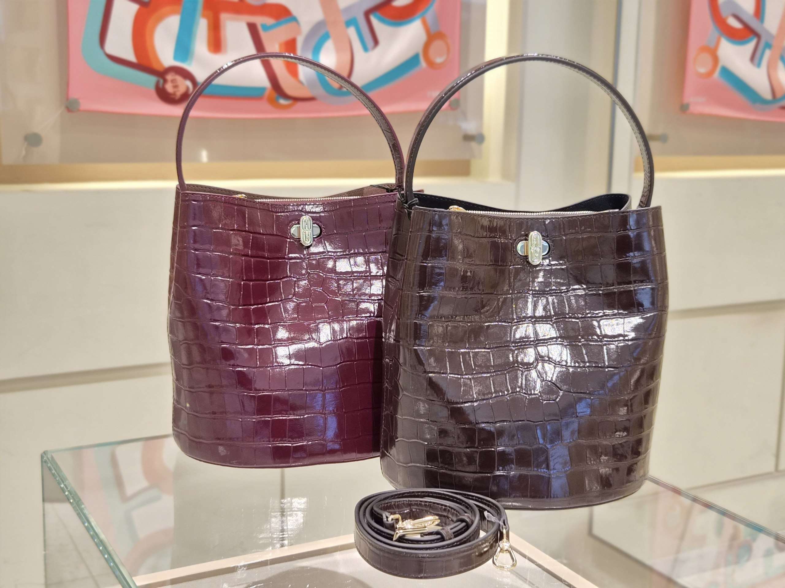 Кожаная сумка Coccinelle Danae Furla