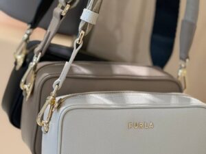 Кожаная сумка Furla кроссбоди
