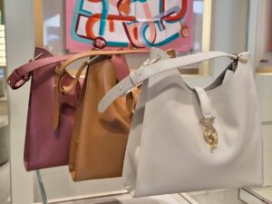 Кожаная сумка хобо Furla