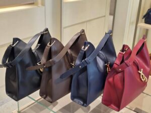 Кожаная сумка хобо Furla