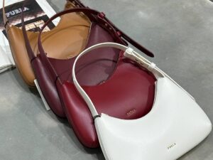 Сумка на плечо Furla