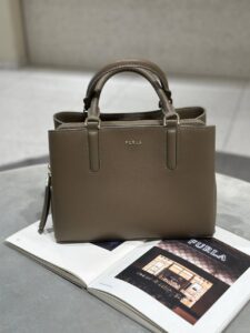 Кожаная сумка Furla