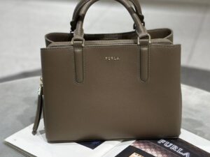 Кожаная сумка Furla